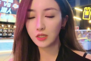 湖人主播佳依：不知夏天会发生什么 但我知道我们会越来越好
